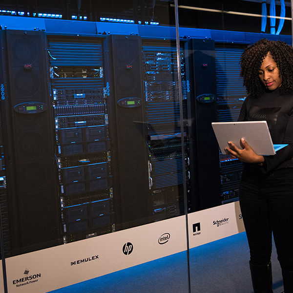 Gerador diesel Cummins em data center